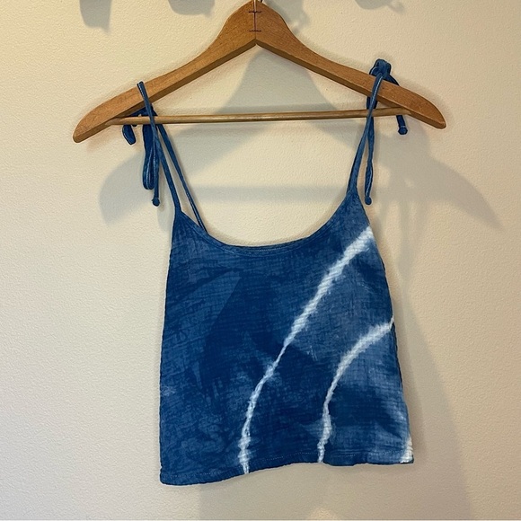 Colsie Blue & White Tie-Dye Cotton Shoulder Tie Flowy Tank Size XS - Picture 1 of 4